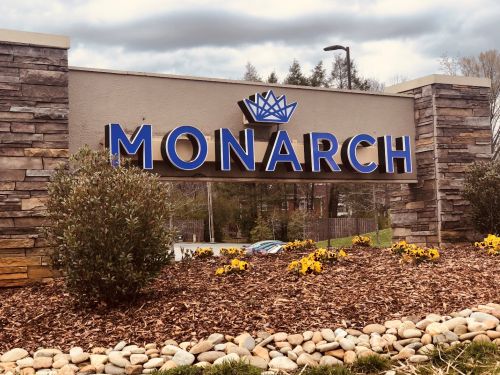 Monarch 815 outside sign view 
